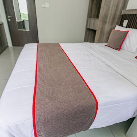 Hotel O Apartment Riverdale Cikarang Near Sgc Mall Bekasi Exterior foto