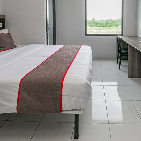 Hotel O Apartment Riverdale Cikarang Near Sgc Mall Bekasi Exterior foto